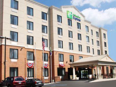 Country & By Radisson, Staten Island Hotel