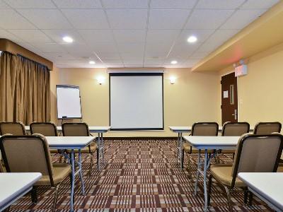 Country & By Radisson, Staten Island Hotel New York