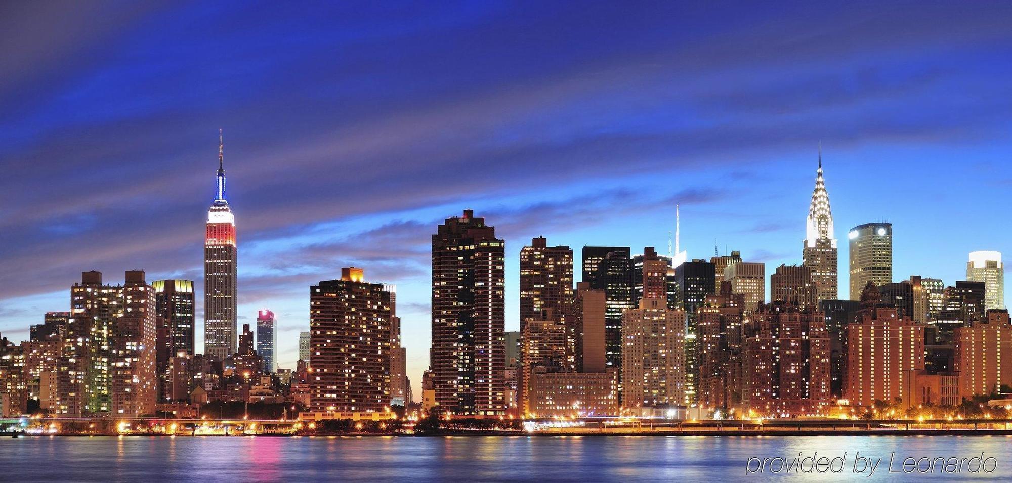 Fairfield & Manhattan/downtown East Hotel 3*