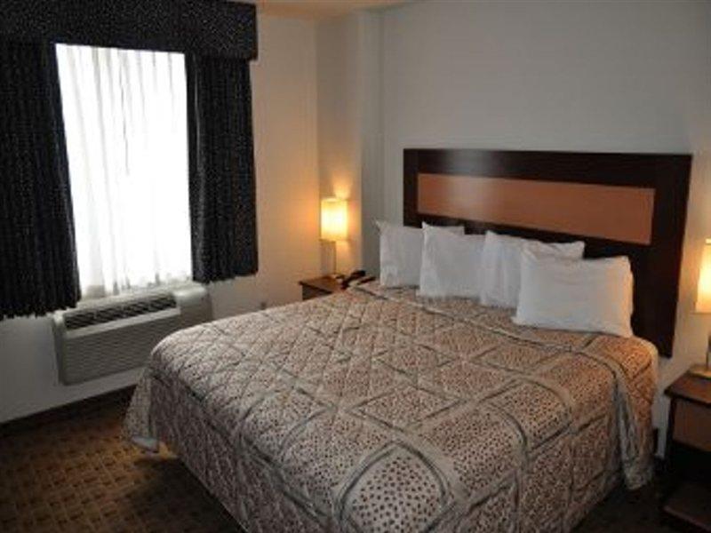 Super 8 By Wyndham Brooklyn / Park Slope