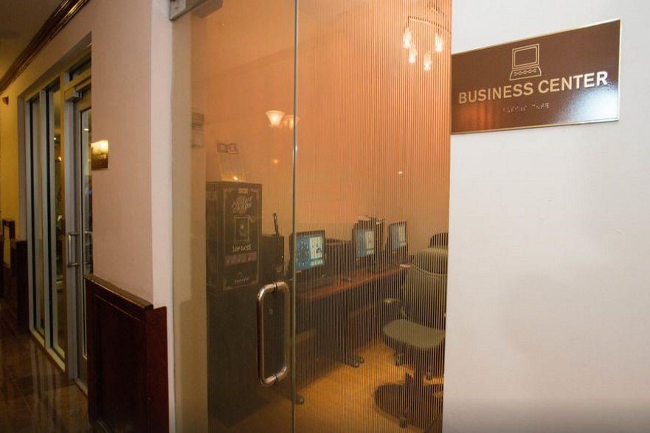 Hotel Night Broadway 3*