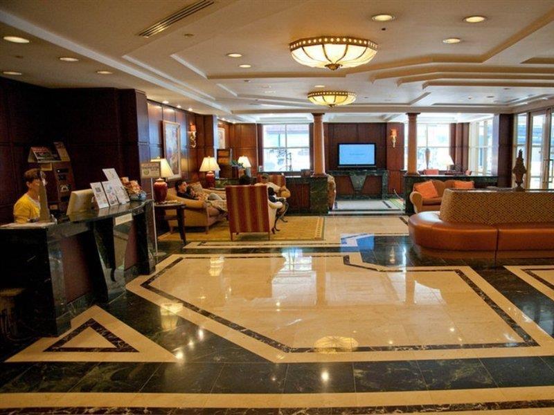 Hotel The Skyline 3*