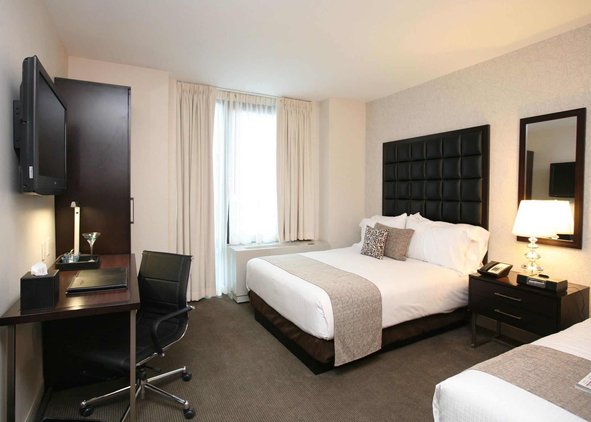 Hotel Distrikt City, Tapestry Collection By Hilton 4*
