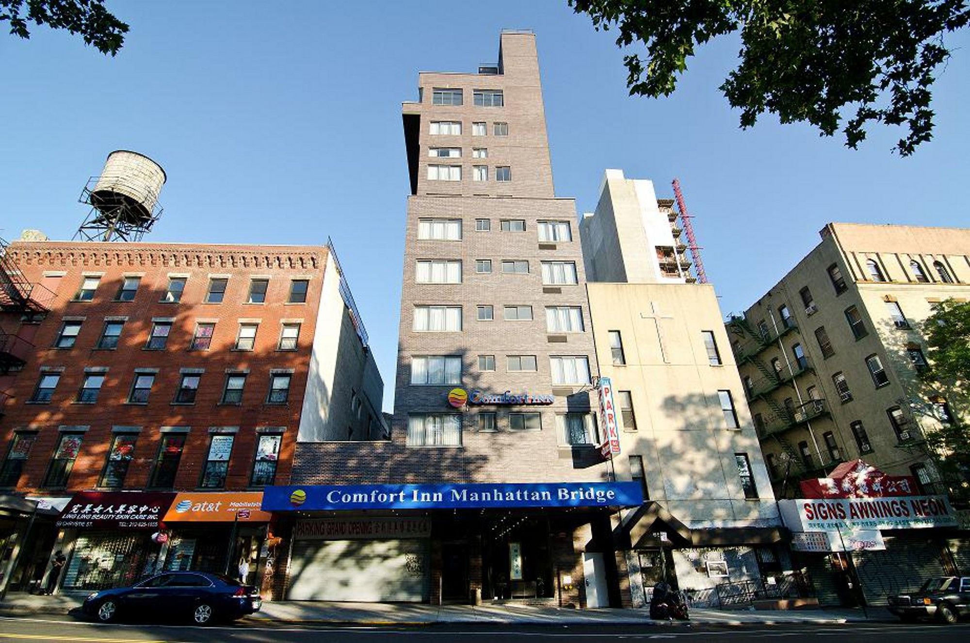 Hotel Comfort Manhattan Bridge 3*