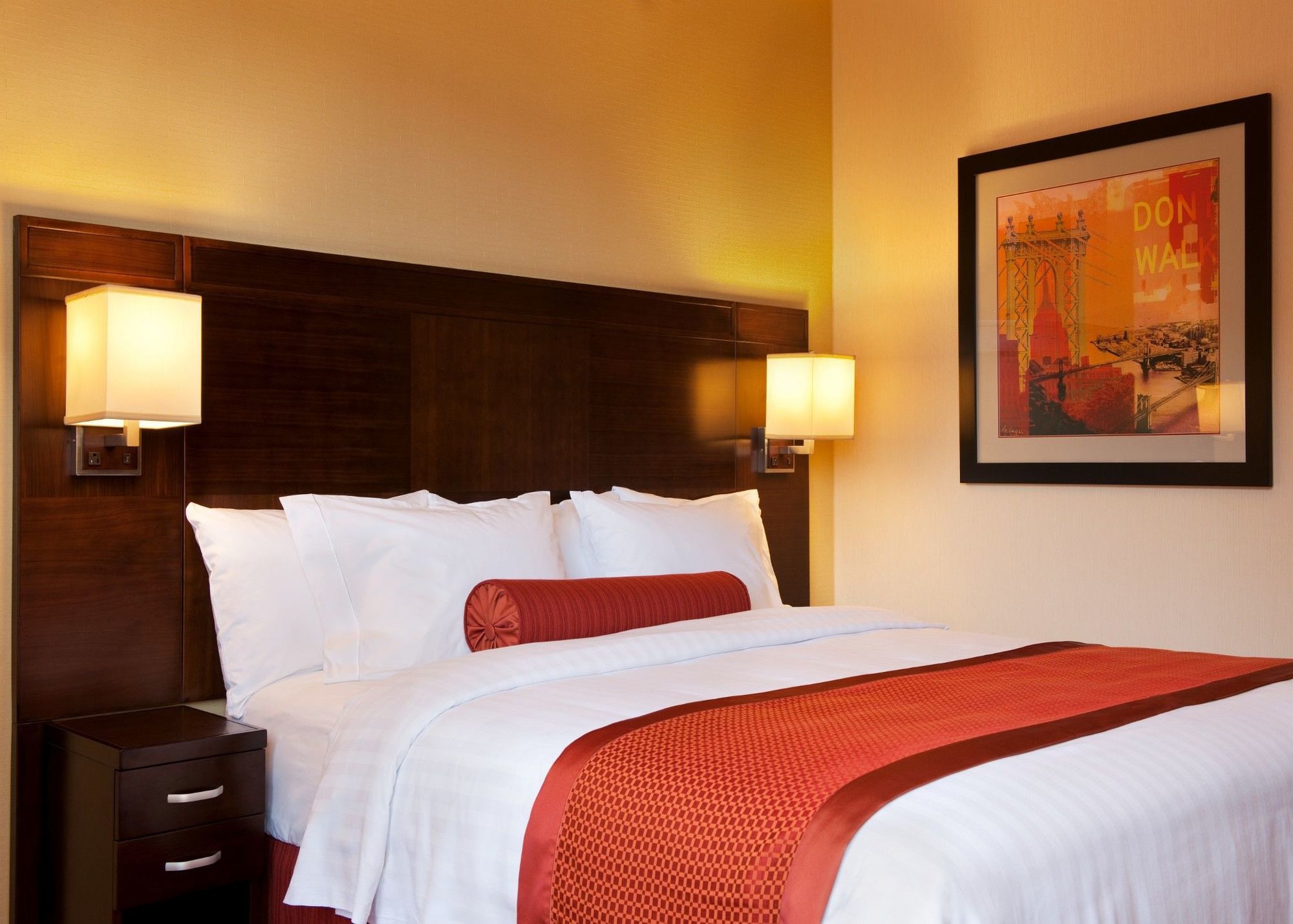 Courtyard By Marriott Manhattan / Soho