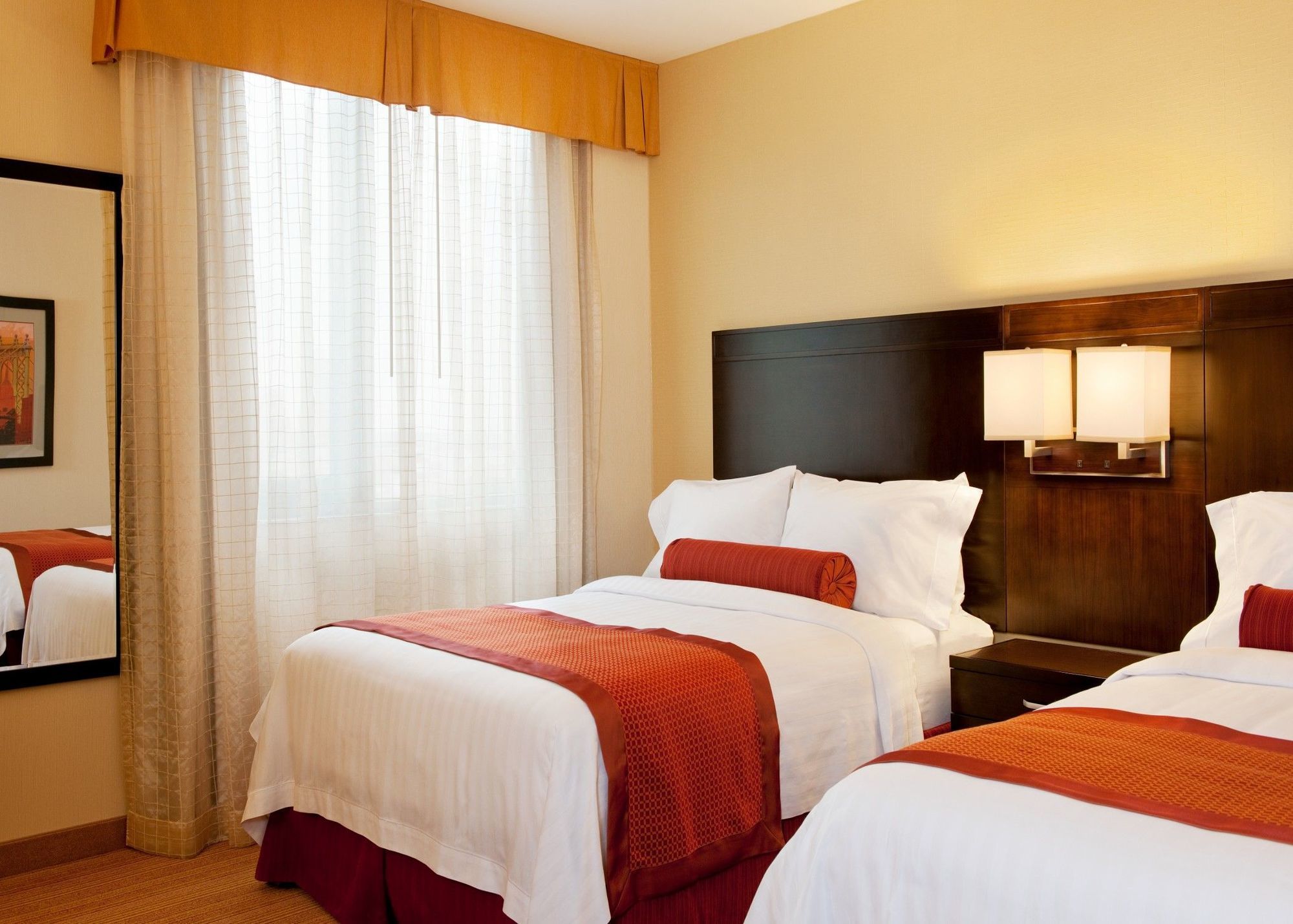 Courtyard By Marriott Manhattan / Soho New York