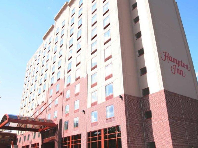 Hotel Hampton - Laguardia Airport 3*