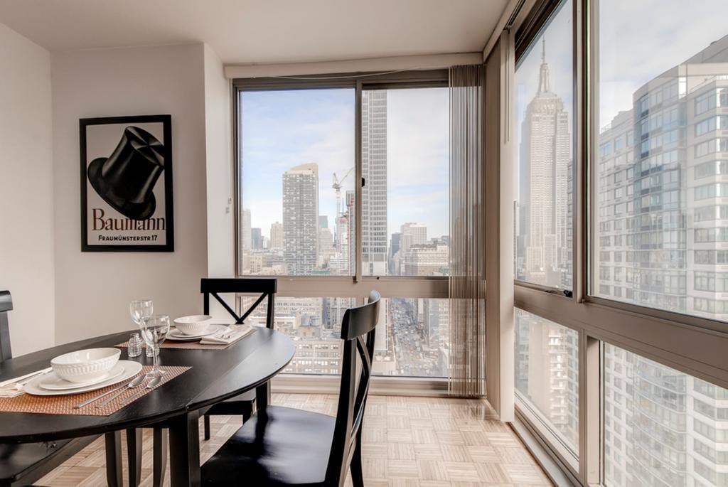 Global Luxury Suites At 777 6th Avenue *