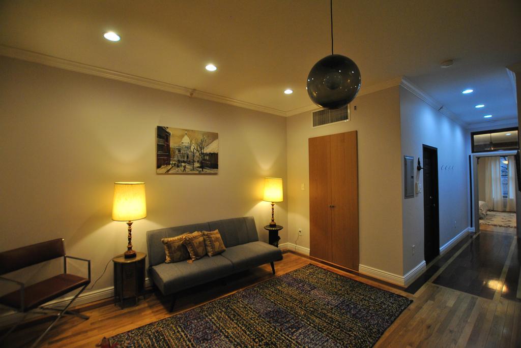 Historic Harlem Duplex Appartement New York