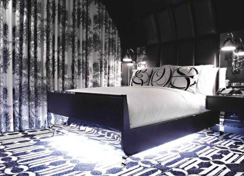 Night By Sb At Times Square