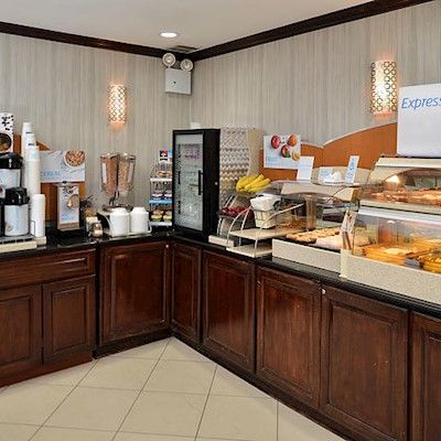 Hotel Express Kennedy Airport, An Ihg New York