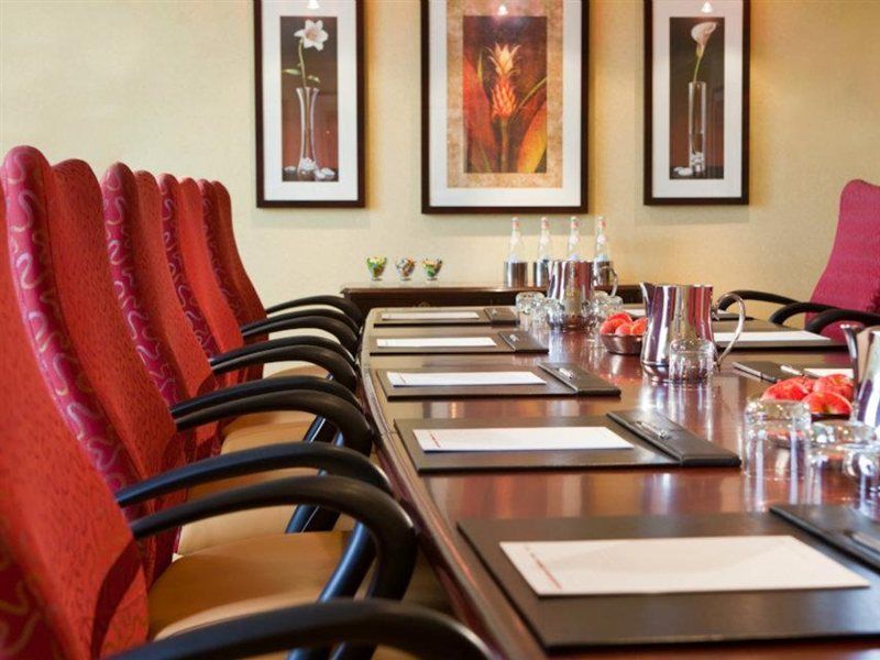 Laguardia Airport Marriott Hotel 4*