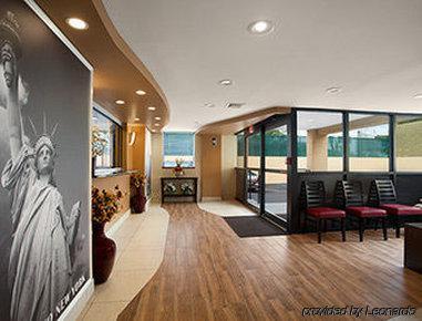 Hotel Super 8 Bronx New York