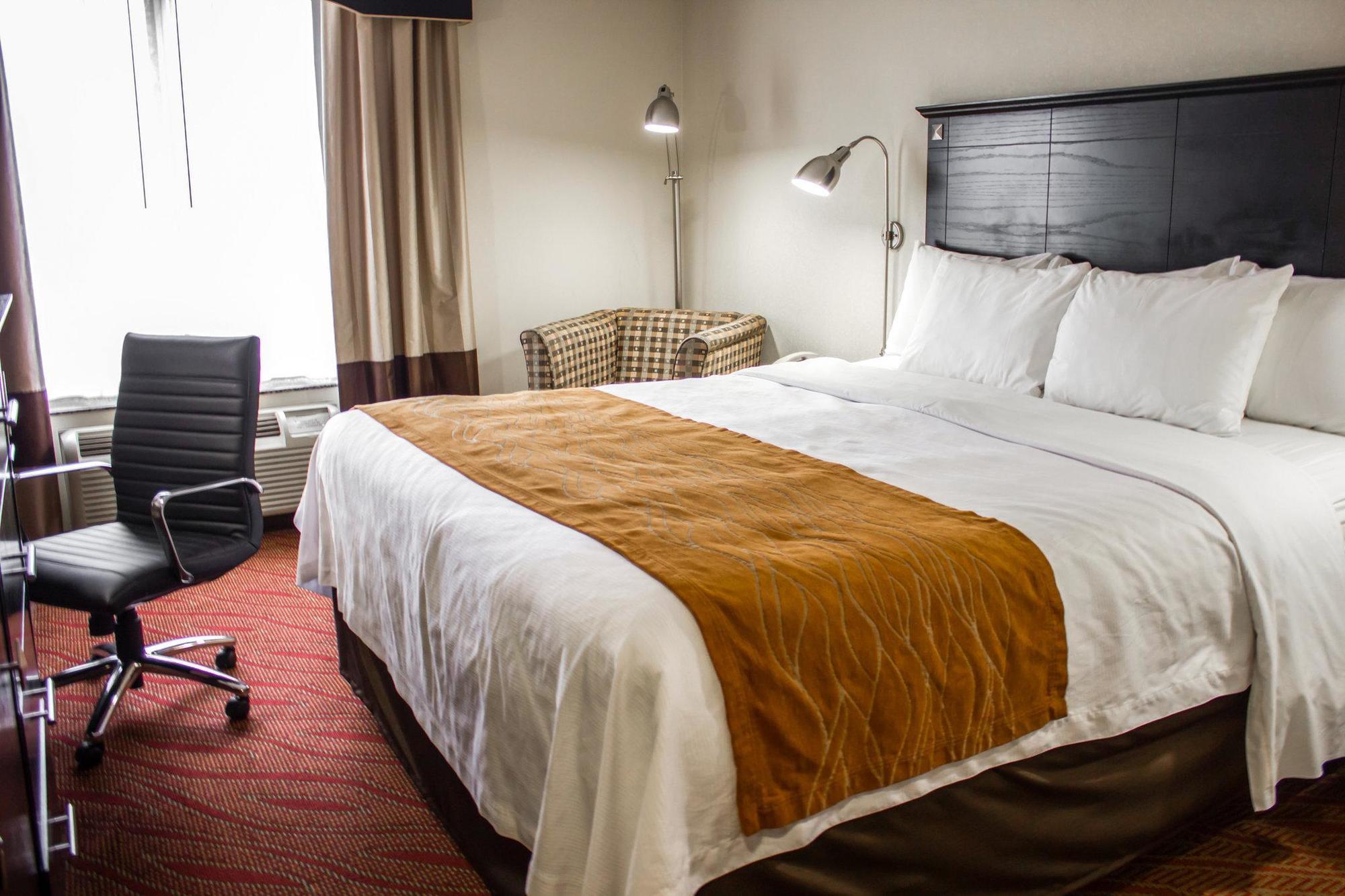 Hotel Comfort & Laguardia Airport 3*