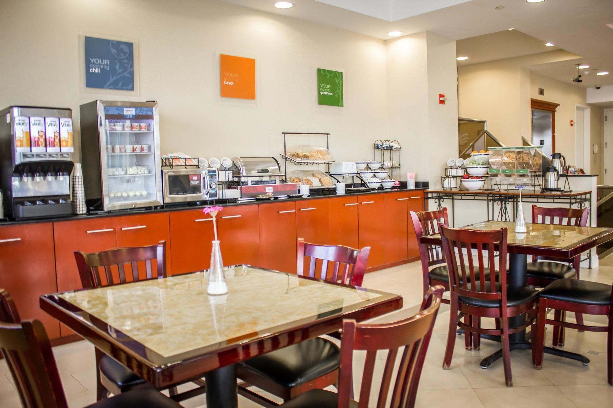 Comfort & Laguardia Airport 3* New York