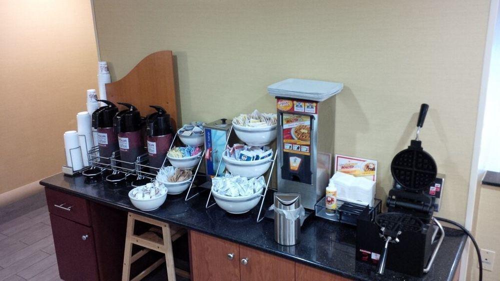 Red Lion And Brooklyn Hotel 3*