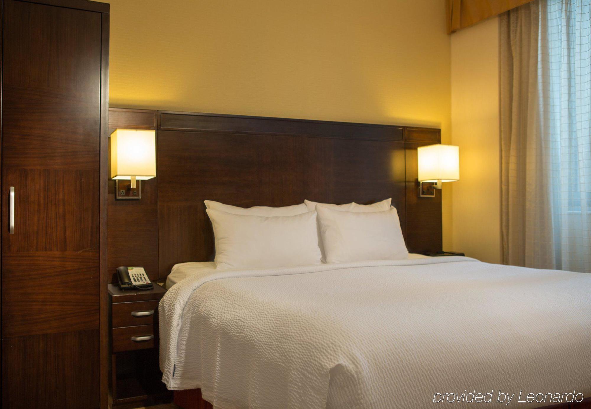 Courtyard By Marriott Manhattan / Soho 4*