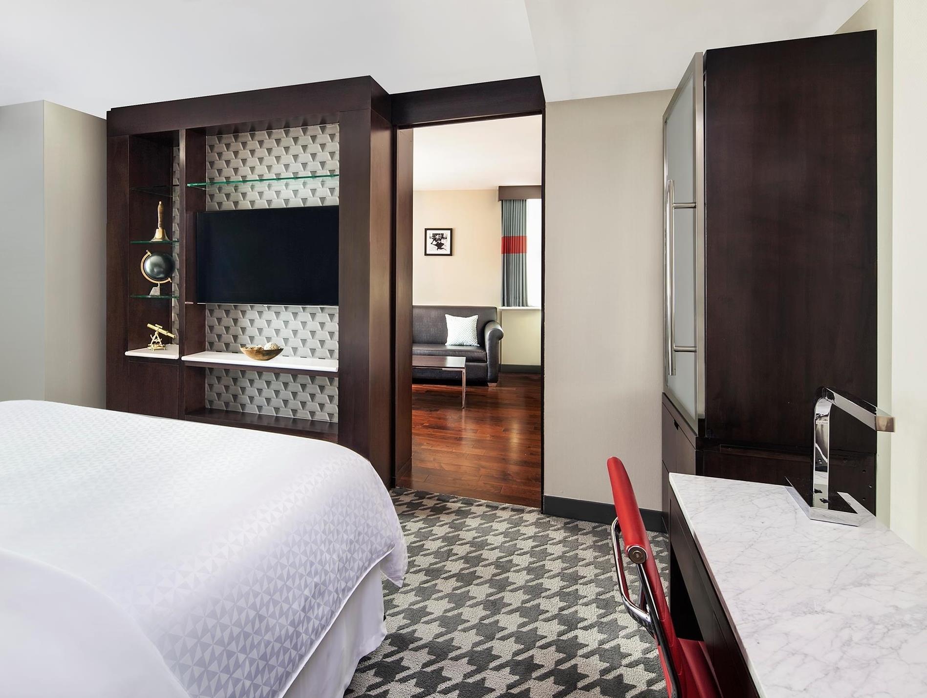 Four Points By Sheraton Downtown 3*