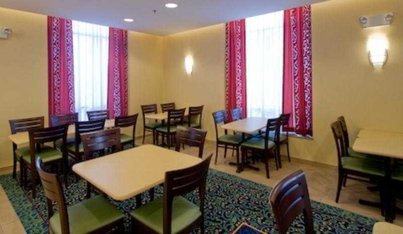 Fairfield & By Marriott Long Island City/manhattan View Hotel 3*