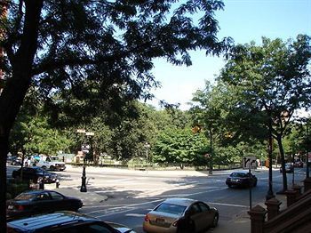 Harlem Bed & Breakfast 2*