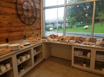 Ibis Styles Laguardia Airport Hotel