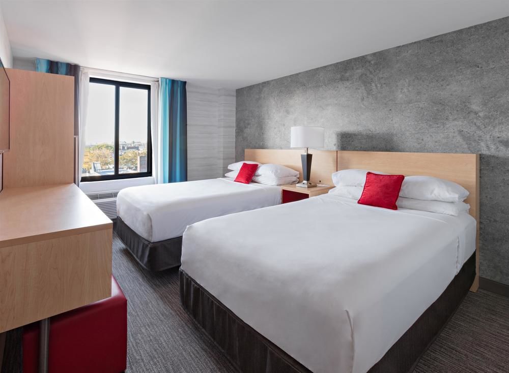 Red Lion And Brooklyn 3*