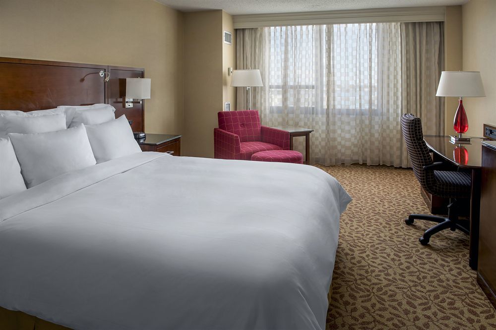 Laguardia Airport Marriott Hotel 4*