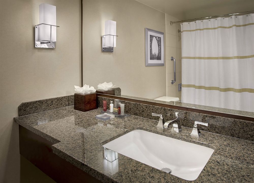 Laguardia Airport Marriott Hotel