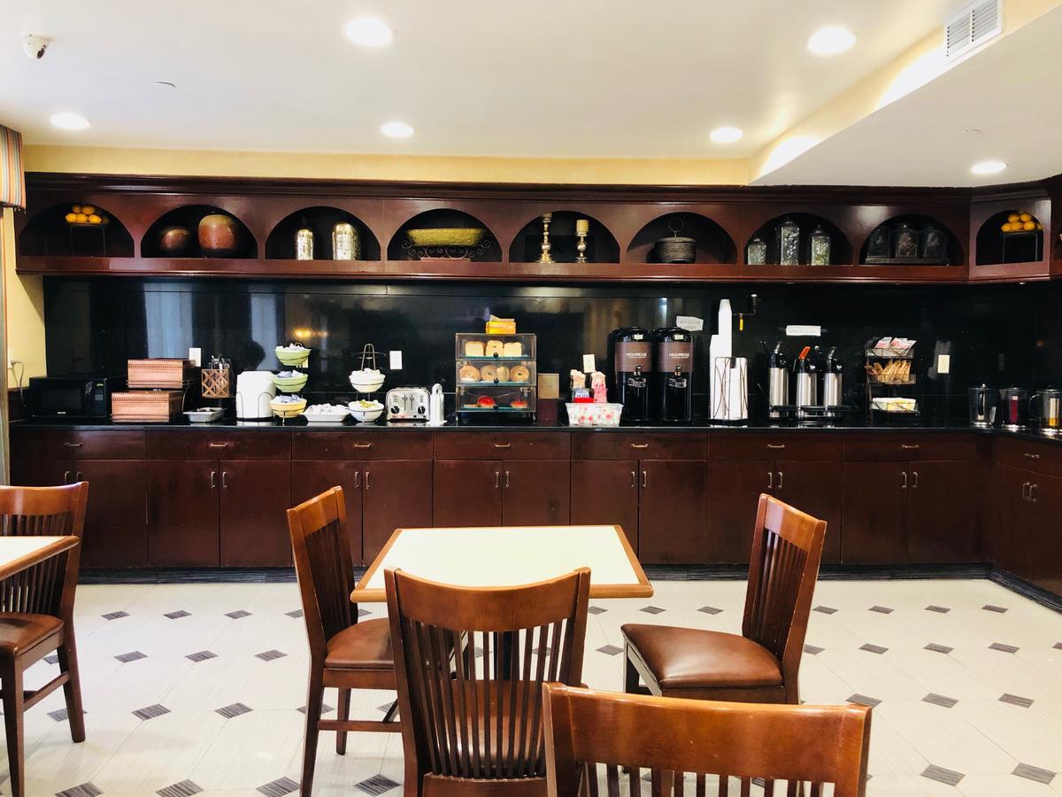 Hotel Queens County And