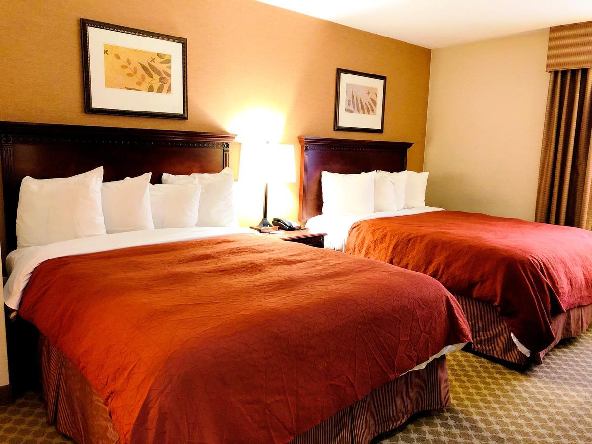 Hotel Queens County And