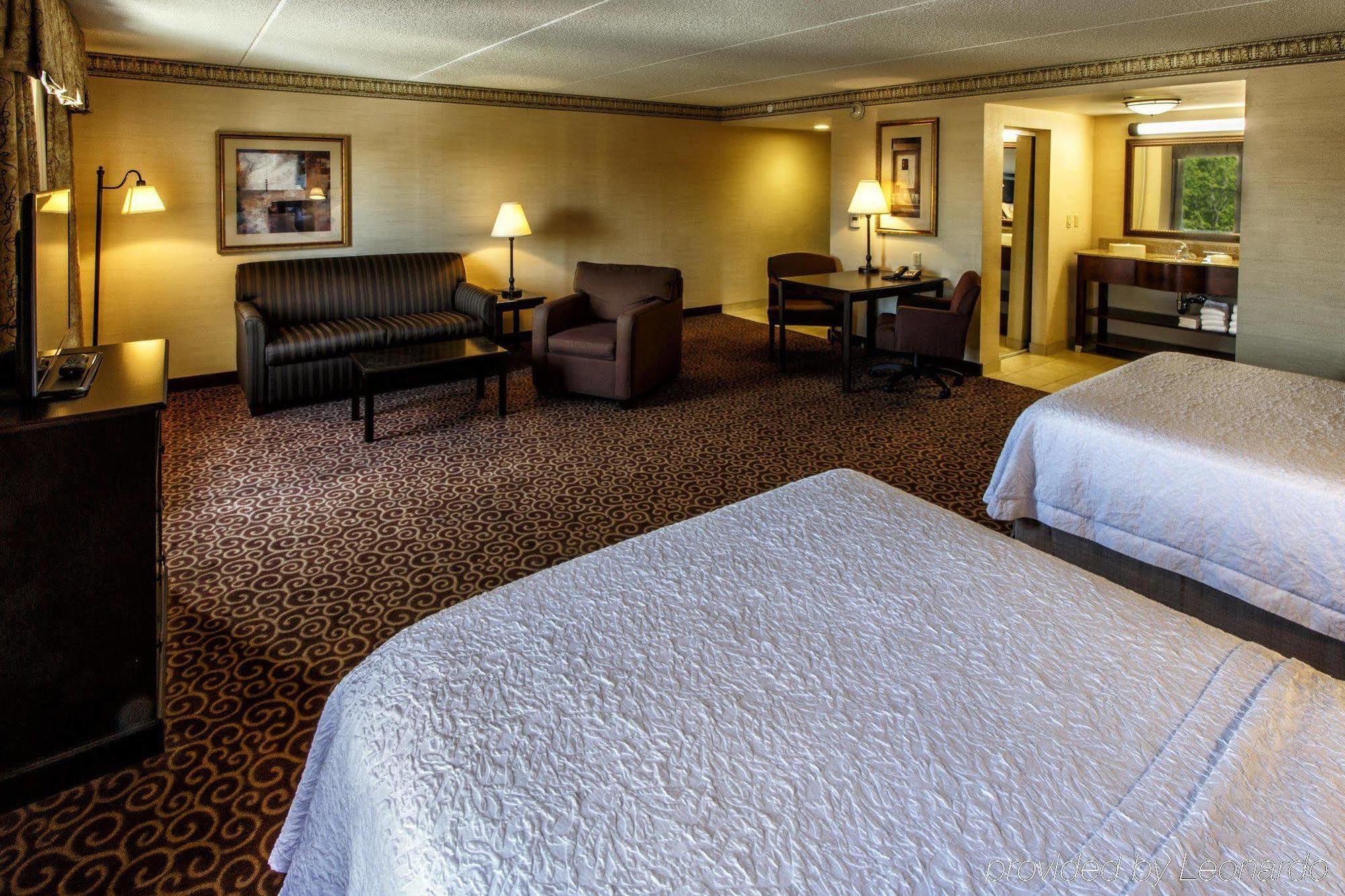 Hotel Hampton & Staten Island 3*