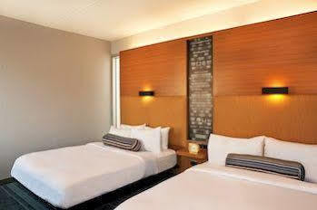 Aloft Manhattan Downtown - Financial District 4*