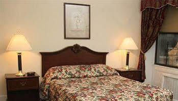 Hotel Imperial Court 2*