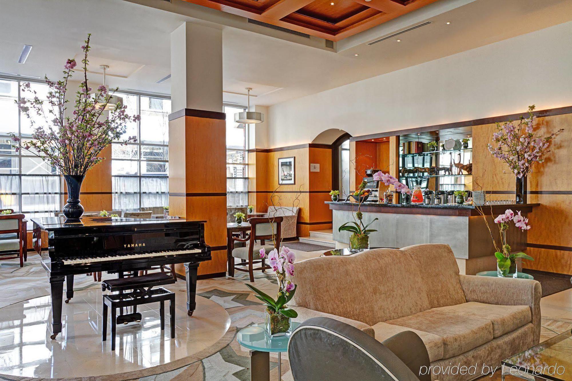 Giraffe By Library Collection Hotel 4*