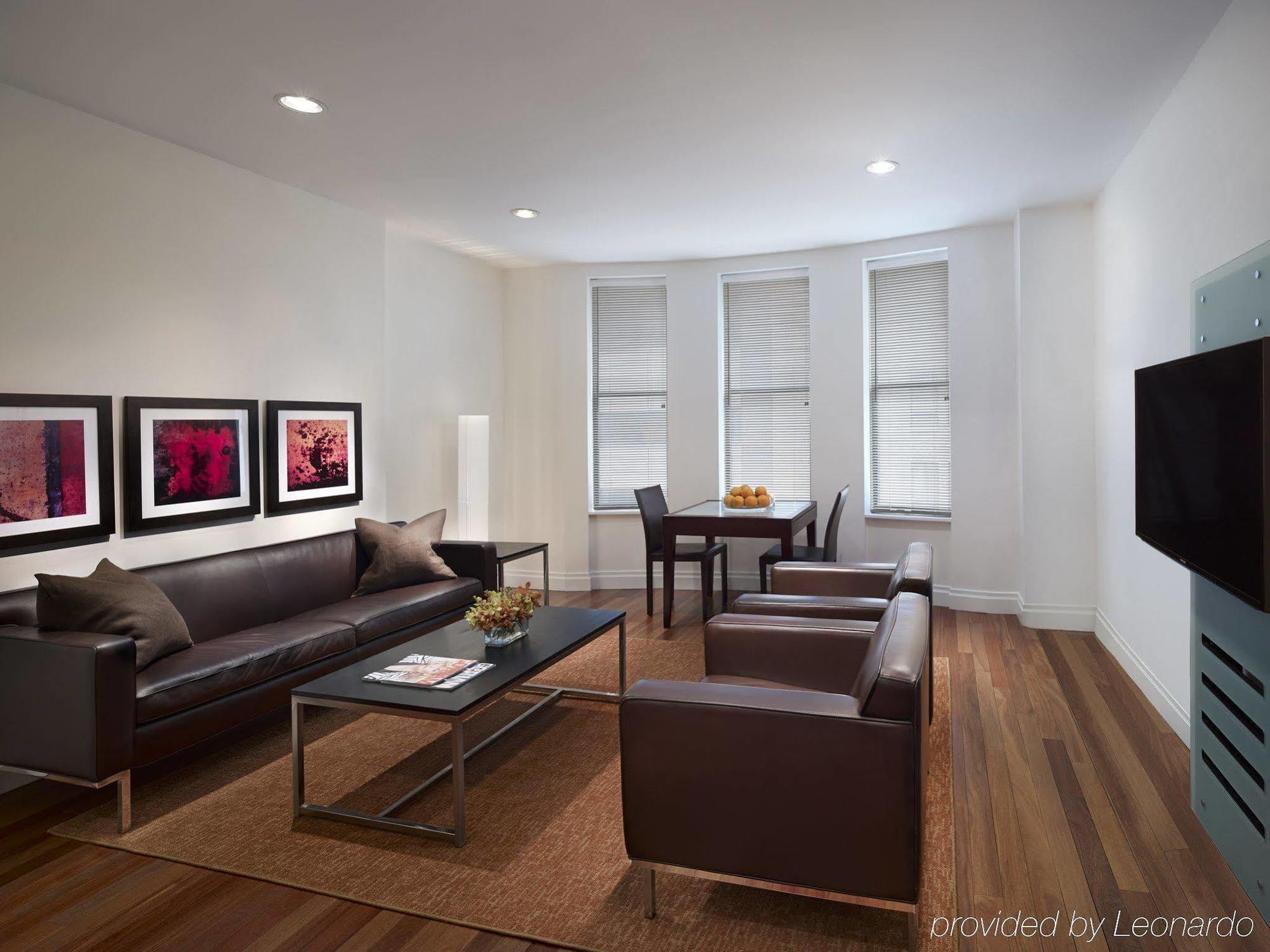 Aparthotel Aka Times Square 4*