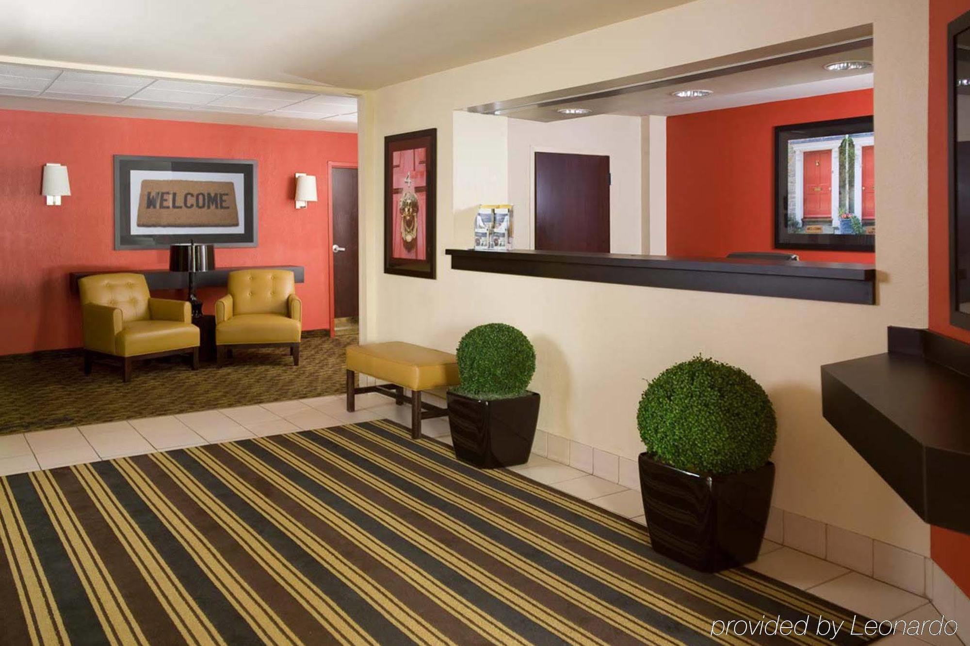 Extended America - - Laguardia Airport 2*