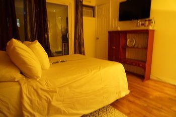 The Rockaway House 2*