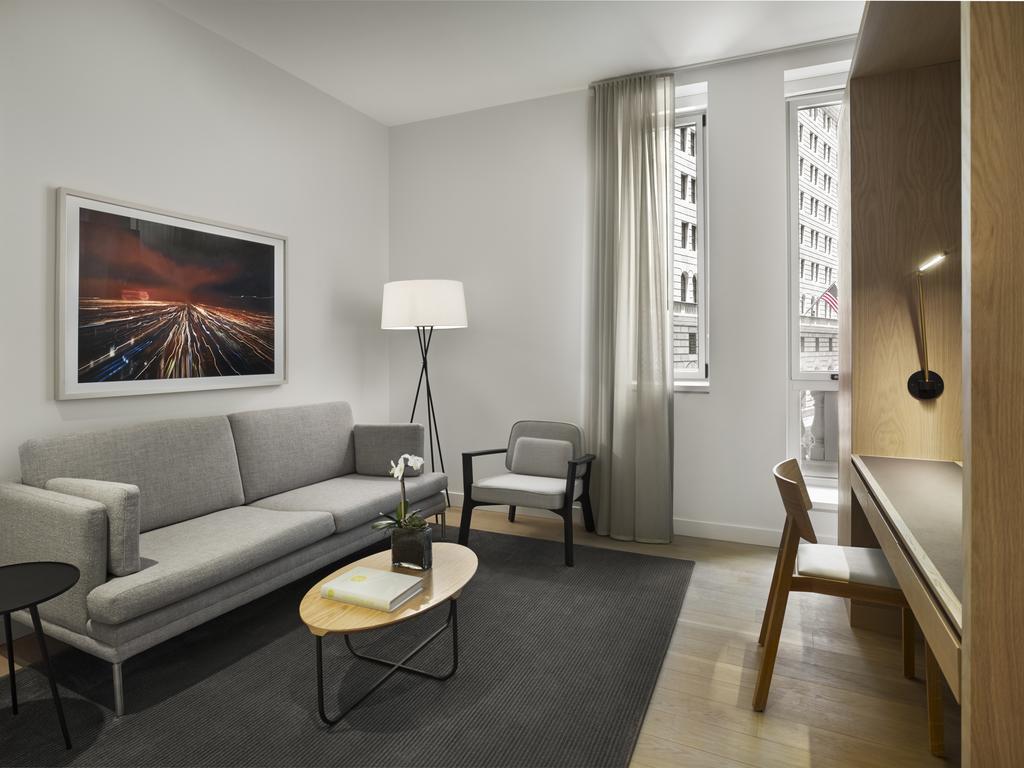 Aparthotel Aka Street 4*