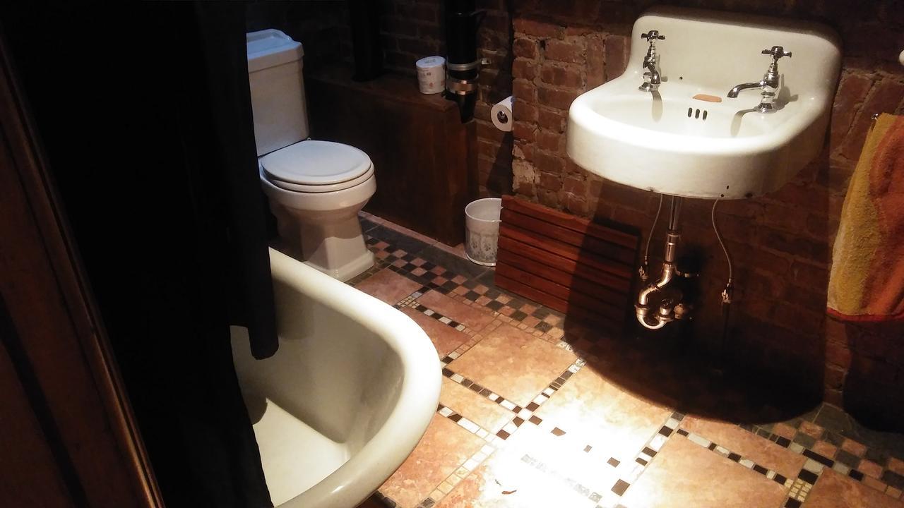 The Harlem Flophouse 2* New York