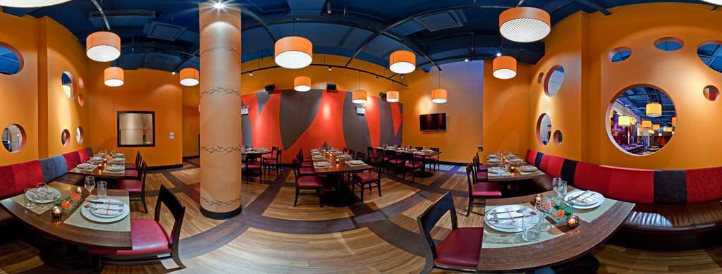 Hilton Fashion District Hotel 4*