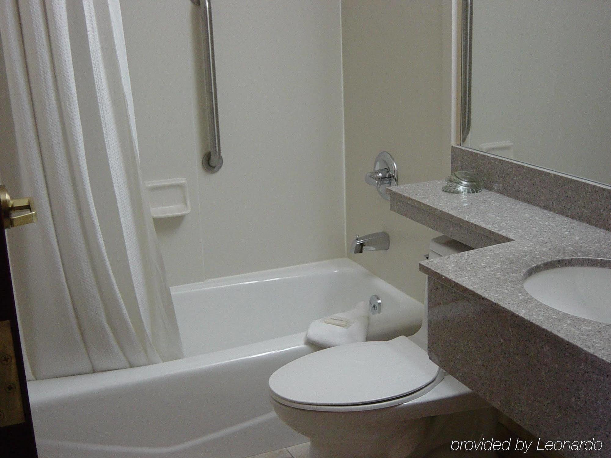 Hotel Express Kennedy Airport, An Ihg