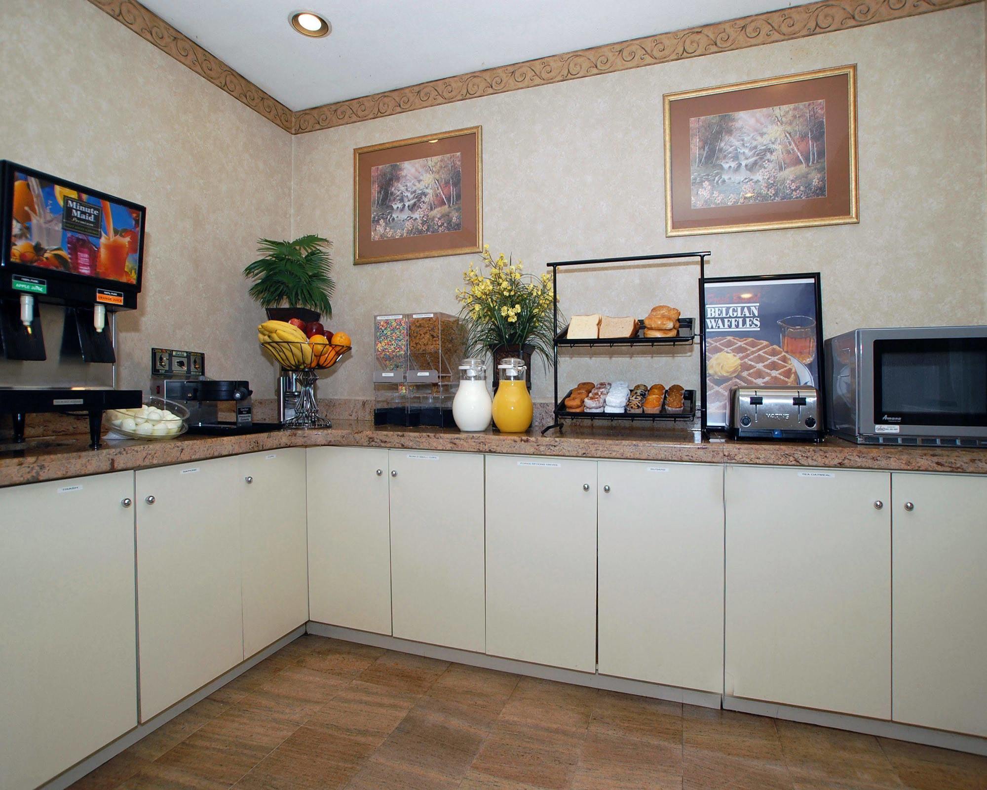 Hudson River Hotel 3*