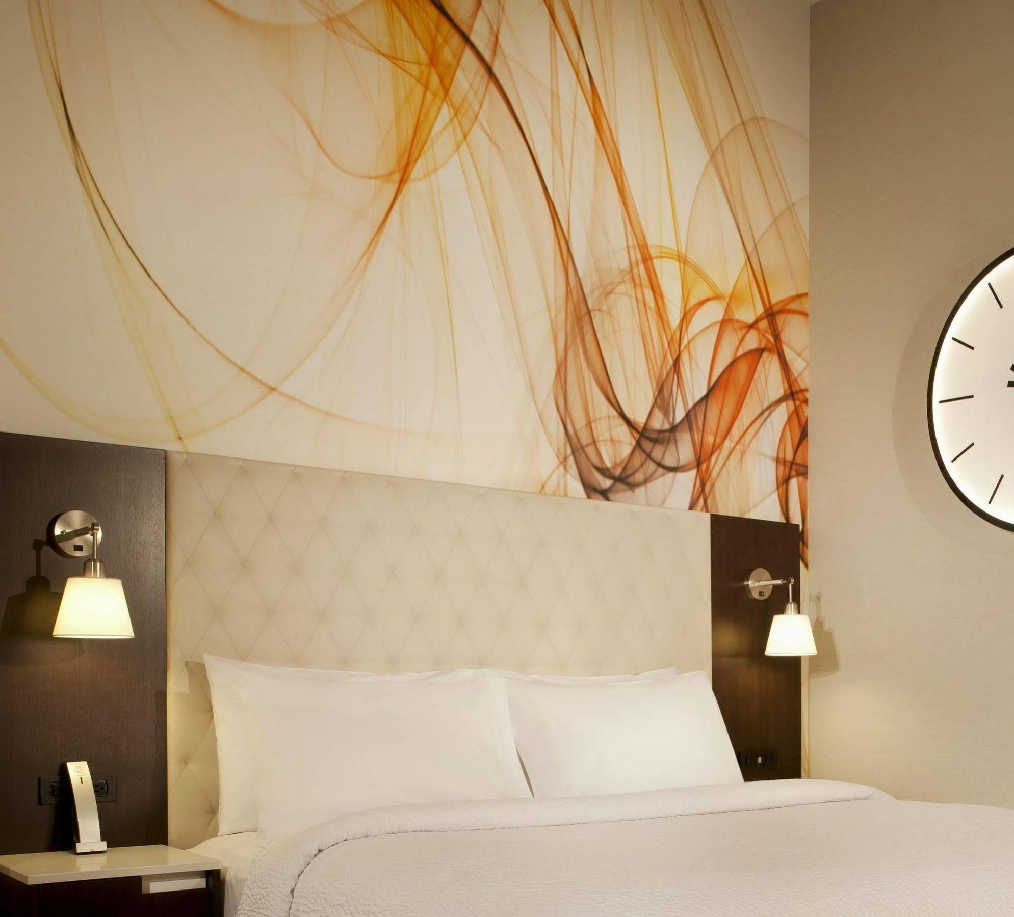 By Marriott Downtown Manhattan/world Trade Center Area