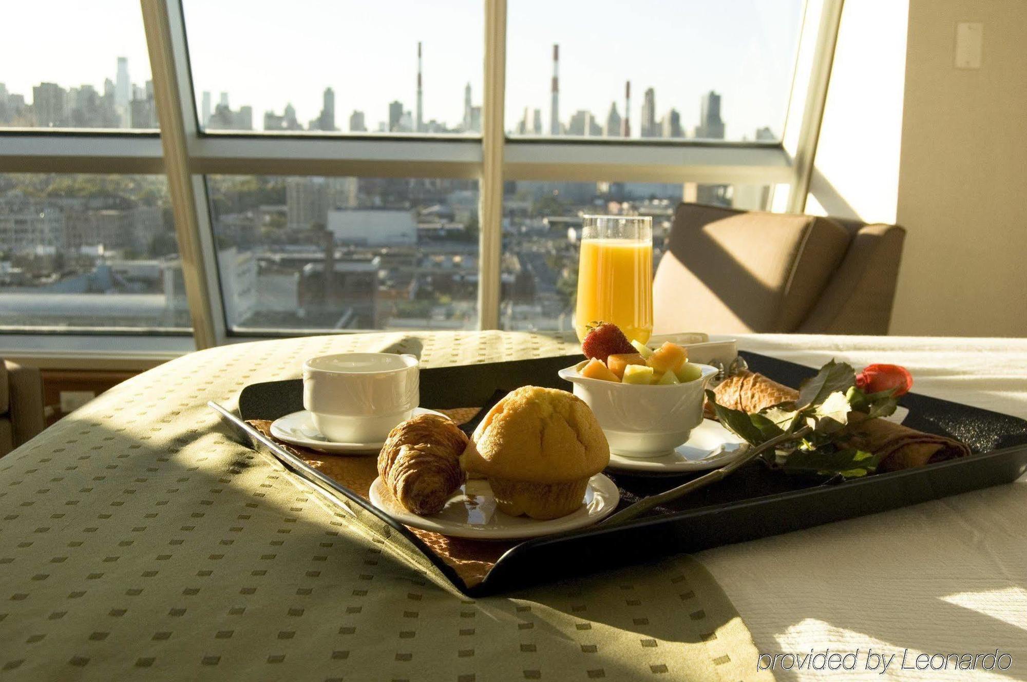 Hotel Lic Manhattan View 3*