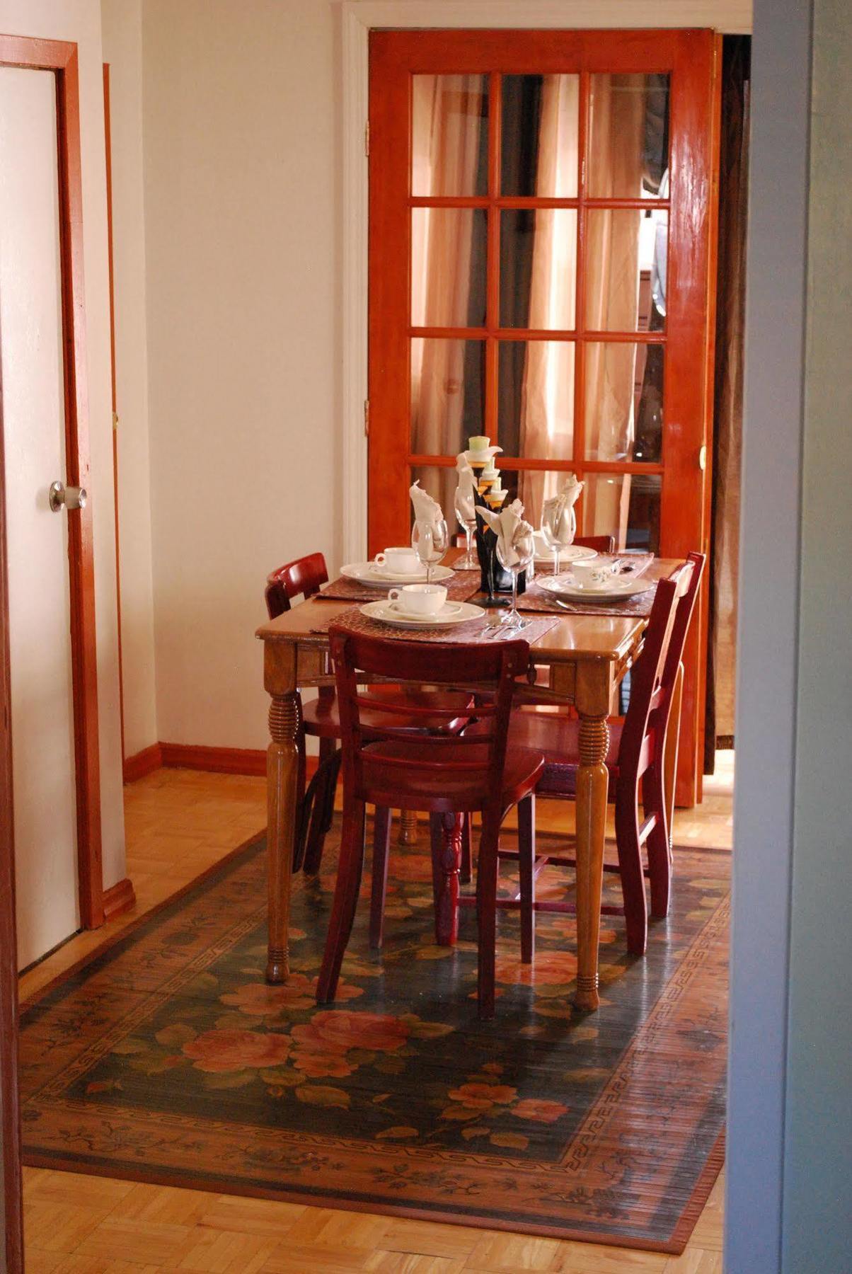 Delz Bed & Breakfast Hotel