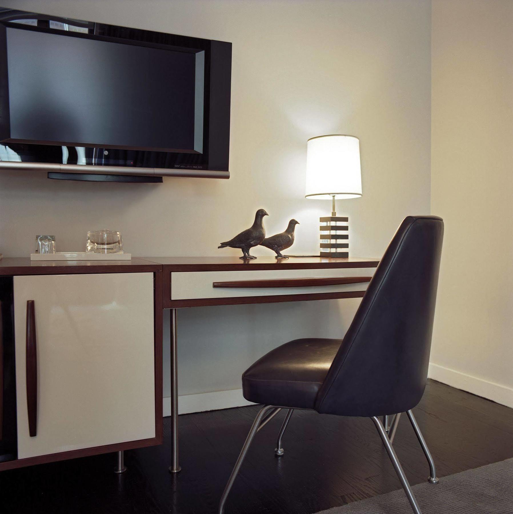 6 Columbus Park Hotel 4*