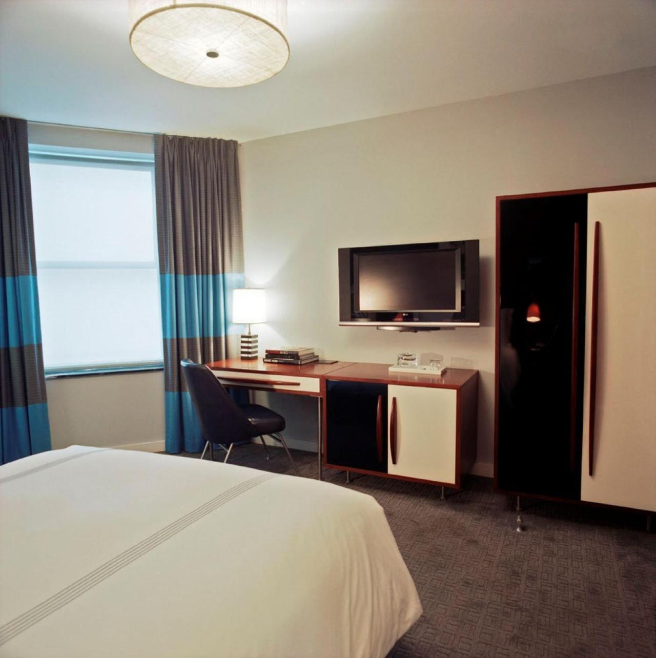 6 Columbus Park Hotel 4*