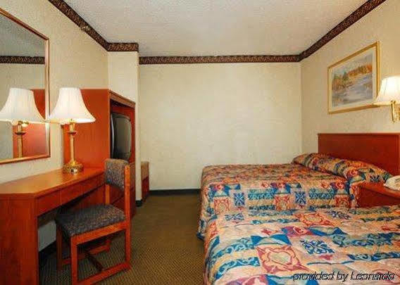 Econo South Ozone Park Hotel 2*