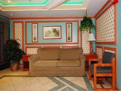 Hotel Econo South Ozone Park 2*