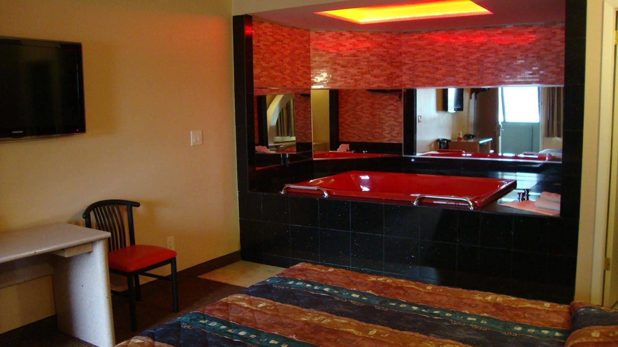 Oasis In Brooklyn 2* New York